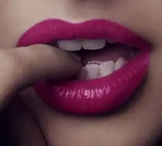 $adriana-lima.webp
