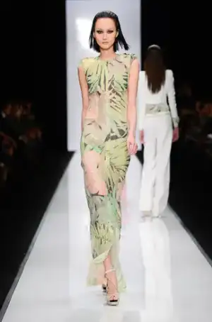 $leonard_ilkbahar_yaz_2013_2014_defilesi (24).webp