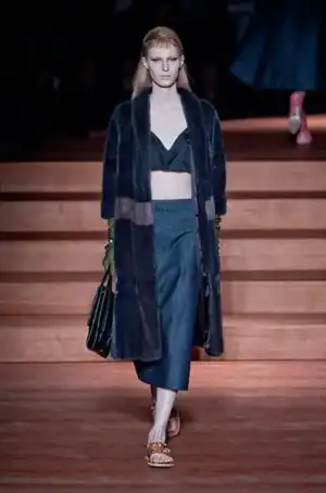 $defile-miumiu-printemps-ete-2013-madame-figaro-06.webp
