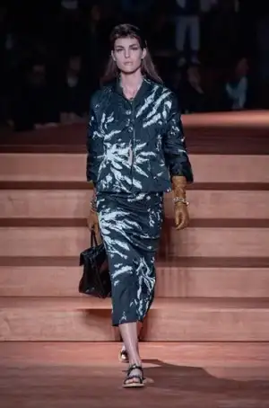 $defile-miumiu-printemps-ete-2013-madame-figaro-10.webp