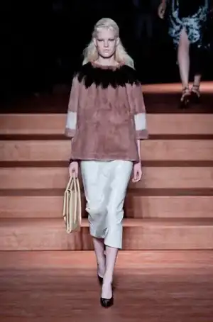 $defile-miumiu-printemps-ete-2013-madame-figaro-16.webp