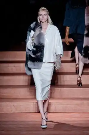 $defile-miumiu-printemps-ete-2013-madame-figaro-17.webp