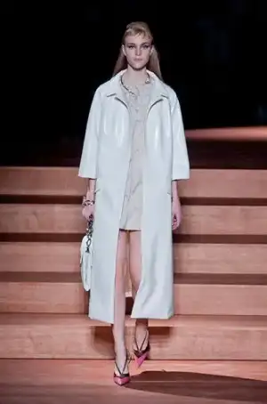 $defile-miumiu-printemps-ete-2013-madame-figaro-18.webp