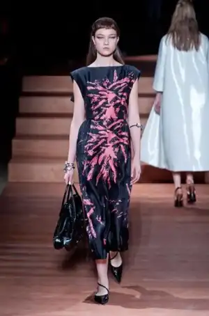 $defile-miumiu-printemps-ete-2013-madame-figaro-23.webp