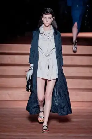 $defile-miumiu-printemps-ete-2013-madame-figaro-37.webp