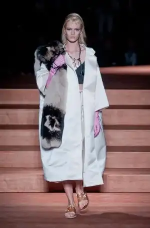 $defile-miumiu-printemps-ete-2013-madame-figaro-42.webp