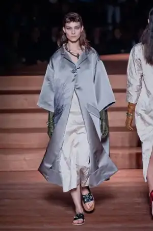 $defile-miumiu-printemps-ete-2013-madame-figaro-43.webp