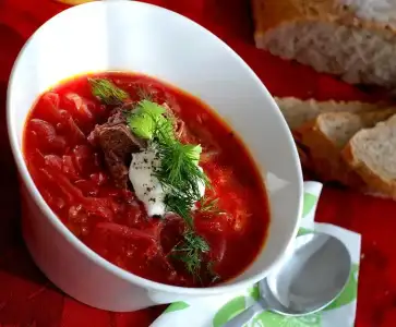 $Russian_borscht_with_beef_and_sour_cream.webp $Russian_borscht_with_beef_and_sour_cream.webp