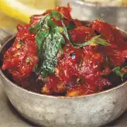 $kurutulmus-domates-biber-salatasi.webp