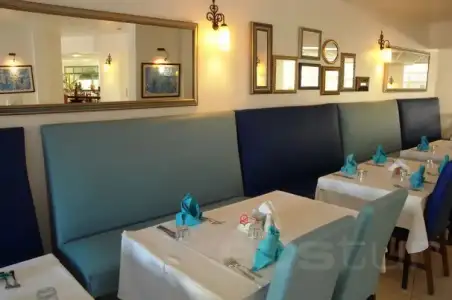 $Restaurant 2_750.webp