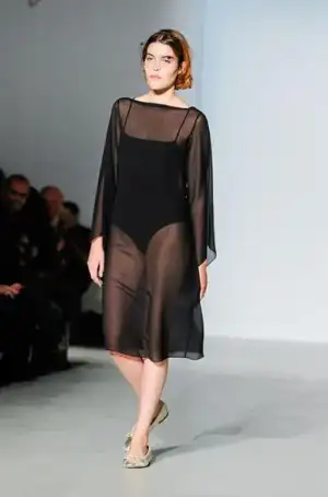 $Agnes_b_2013_ilkbahar_yaz_defilesi (7).webp