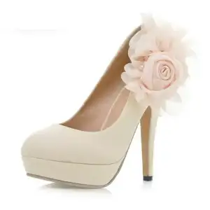 $pink-vintage-wedding-shoe.webp
