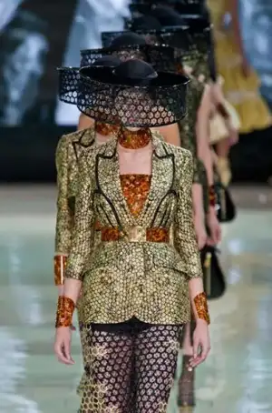 $alexander_mcqueen_2013_ilkbahar_yaz (3).webp