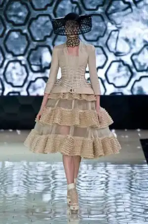 $alexander_mcqueen_2013_ilkbahar_yaz (5).webp