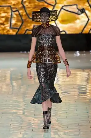 $alexander_mcqueen_2013_ilkbahar_yaz (6).webp