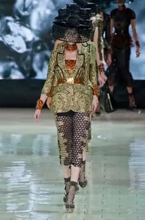 $alexander_mcqueen_2013_ilkbahar_yaz (7).webp