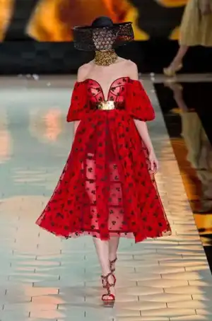$alexander_mcqueen_2013_ilkbahar_yaz (11).webp