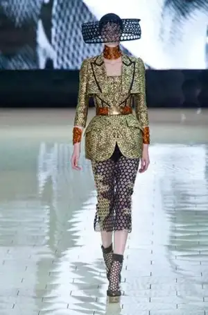 $alexander_mcqueen_2013_ilkbahar_yaz (12).webp
