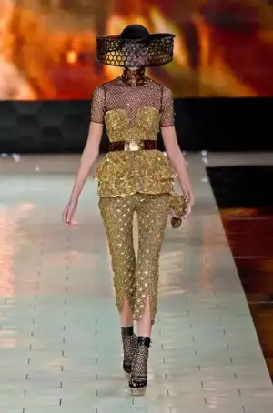 $alexander_mcqueen_2013_ilkbahar_yaz (18).webp