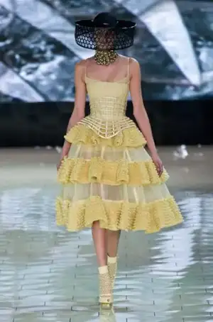 $alexander_mcqueen_2013_ilkbahar_yaz (22).webp