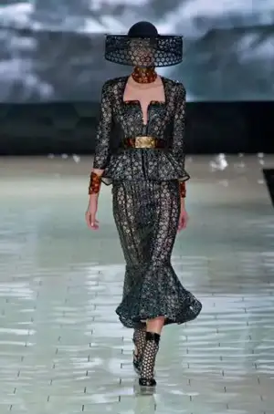 $alexander_mcqueen_2013_ilkbahar_yaz (25).webp