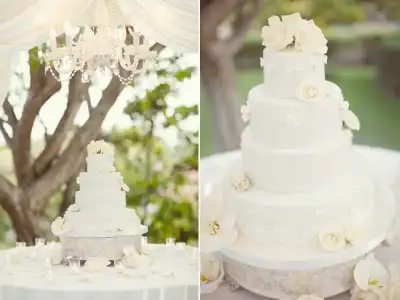 $Vintage-wedding-cake-with-hanging-chandelier.webp