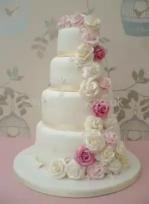 $cascade of roses extra tall vintage wedding cake (5) (Copy).webp