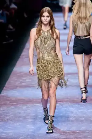 $paco_rabanne_ilkbahar_yaz_2013_defilesi (2).webp