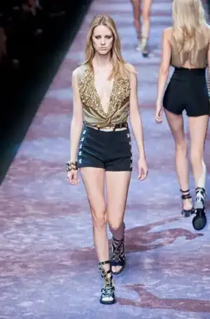 $paco_rabanne_ilkbahar_yaz_2013_defilesi (10).webp