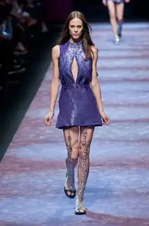 $paco_rabanne_ilkbahar_yaz_2013_defilesi (17).webp