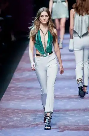 $paco_rabanne_ilkbahar_yaz_2013_defilesi (28).webp