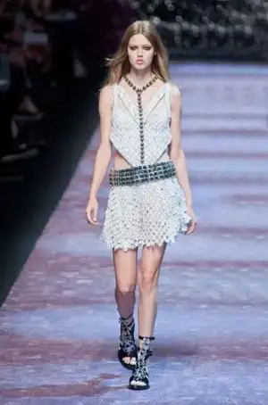 $paco_rabanne_ilkbahar_yaz_2013_defilesi (30).webp