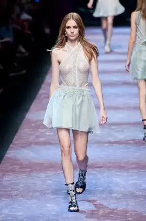 $paco_rabanne_ilkbahar_yaz_2013_defilesi (31).webp