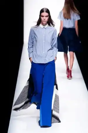 $sacai_ilkbahar_kis_2013_defile_moda_elbise_modelleri (1).webp