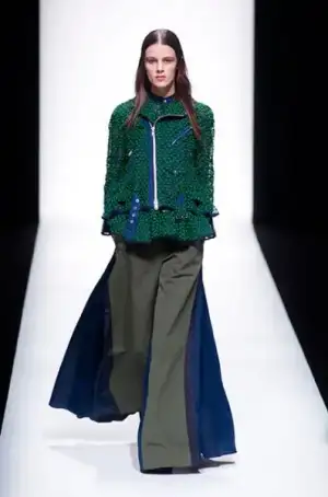 $sacai_ilkbahar_kis_2013_defile_moda_elbise_modelleri (2).webp