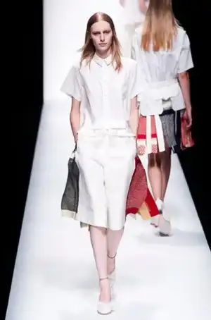 $sacai_ilkbahar_kis_2013_defile_moda_elbise_modelleri (8).webp