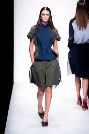 $sacai_ilkbahar_kis_2013_defile_moda_elbise_modelleri (9).webp