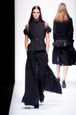 $sacai_ilkbahar_kis_2013_defile_moda_elbise_modelleri (11).webp