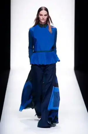 $sacai_ilkbahar_kis_2013_defile_moda_elbise_modelleri (12).webp