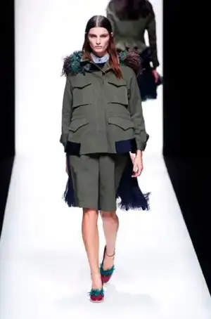 $sacai_ilkbahar_kis_2013_defile_moda_elbise_modelleri (18).webp