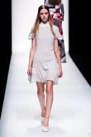$sacai_ilkbahar_kis_2013_defile_moda_elbise_modelleri (21).webp