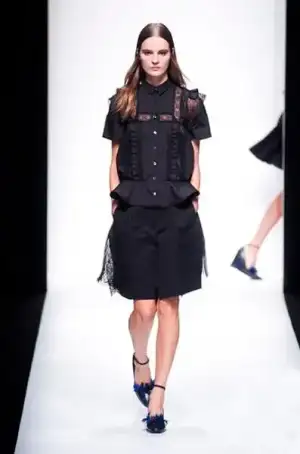 $sacai_ilkbahar_kis_2013_defile_moda_elbise_modelleri (23).webp