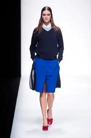 $sacai_ilkbahar_kis_2013_defile_moda_elbise_modelleri (29).webp