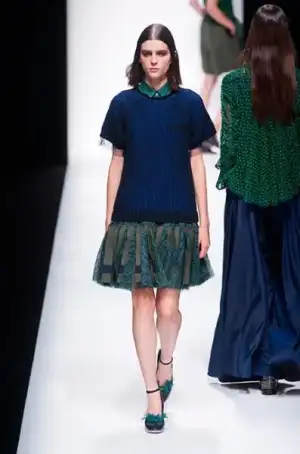 $sacai_ilkbahar_kis_2013_defile_moda_elbise_modelleri (35).webp