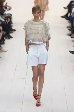 $chloe_ilkbahar_yaz_2013_defilesi_moda_elbise (10).webp