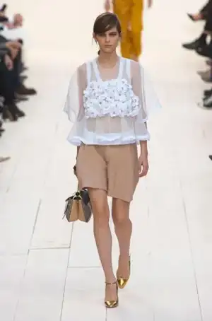 $chloe_ilkbahar_yaz_2013_defilesi_moda_elbise (14).webp