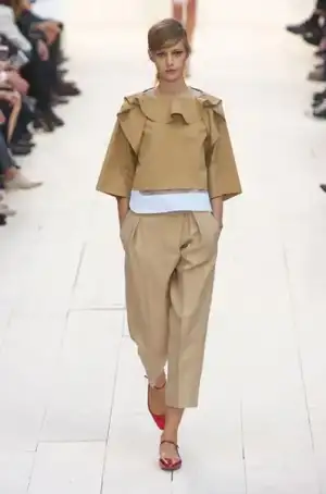 $chloe_ilkbahar_yaz_2013_defilesi_moda_elbise (21).webp