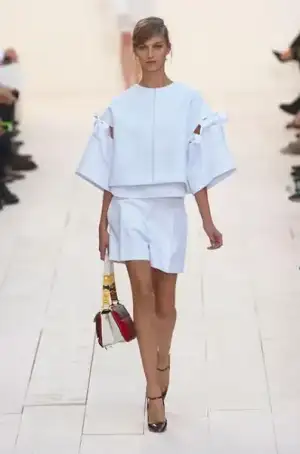 $chloe_ilkbahar_yaz_2013_defilesi_moda_elbise (29).webp