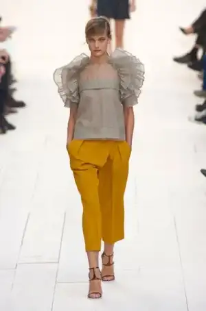 $chloe_ilkbahar_yaz_2013_defilesi_moda_elbise (30).webp