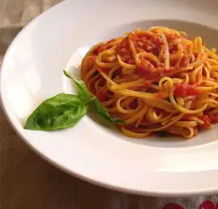 $domates-soslu-yassi-spagetti-beslenme-1.webp $domates-soslu-yassi-spagetti-beslenme-1.webp